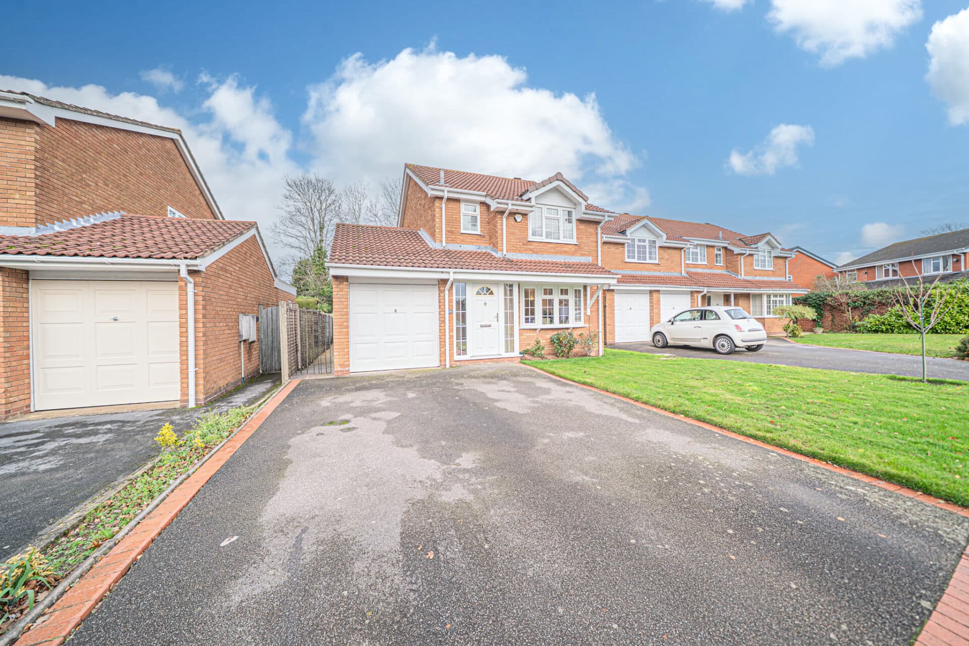 Stonebow Avenue, Solihull, Solihull, B91 3UP