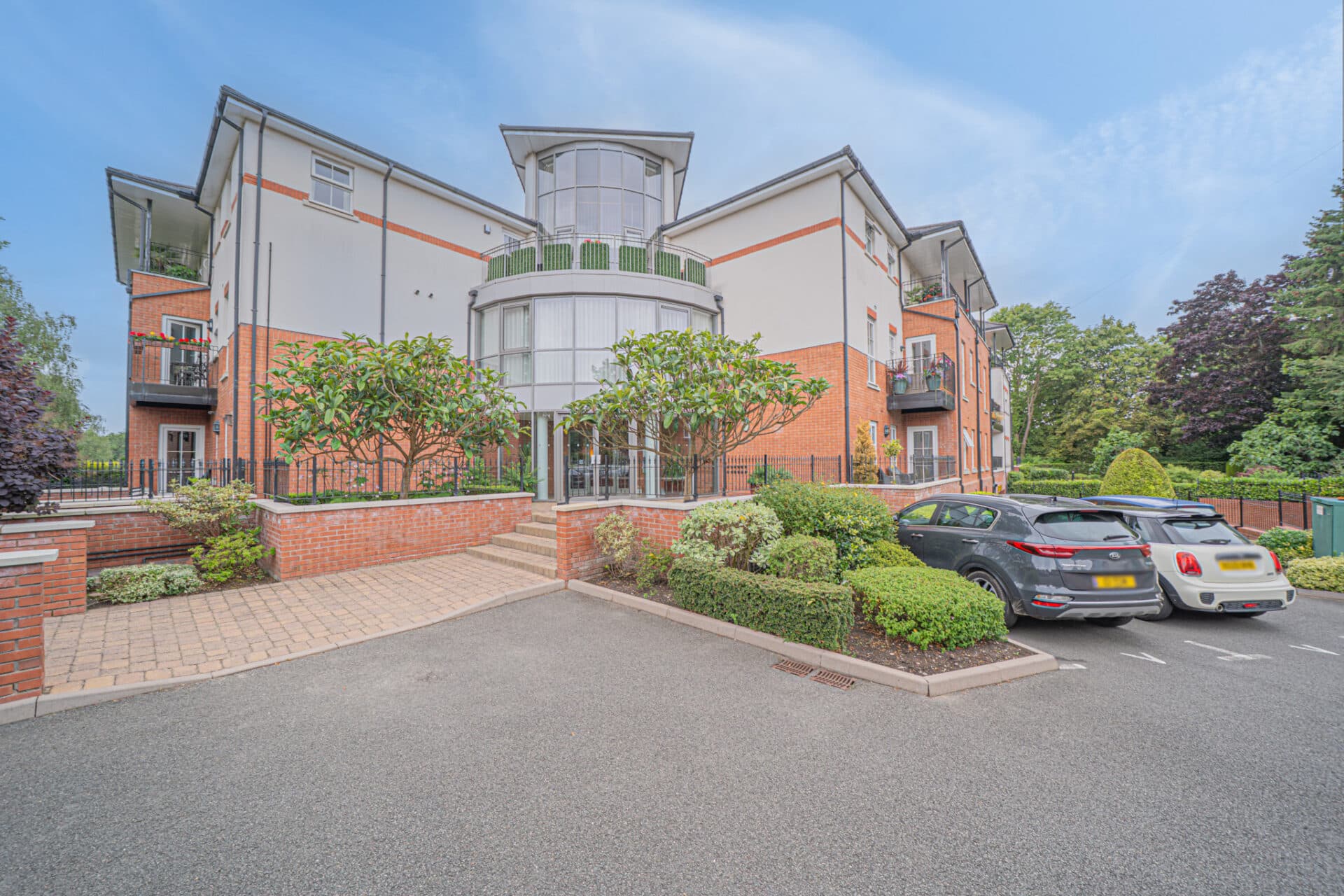 Apt 1 Copt Heath Manor, Warwick Road, Solihull, Knowle, B93 9LQ
