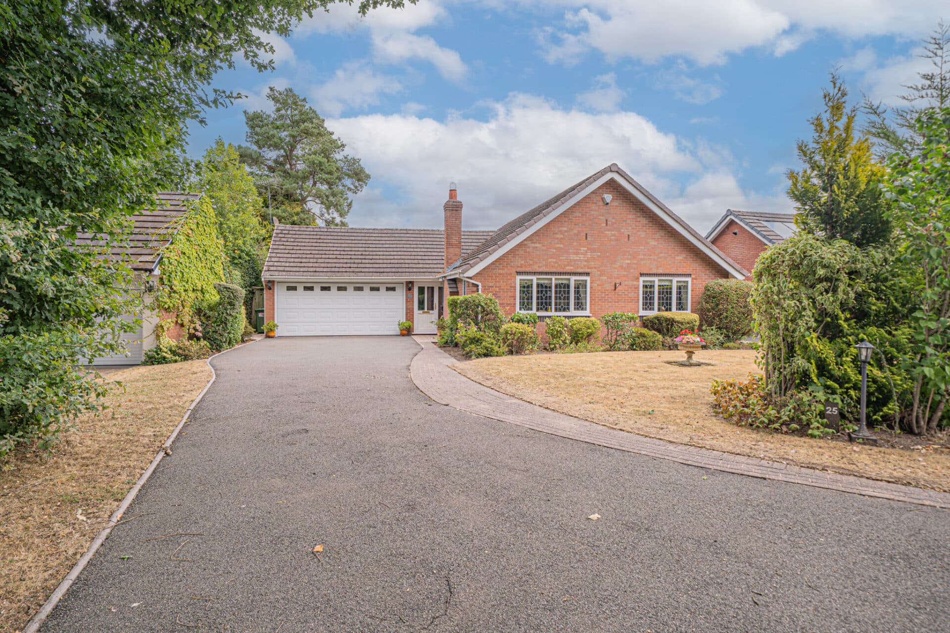 Queen Eleanors Drive, Knowle, Solihull, Solihull, B93 9LY